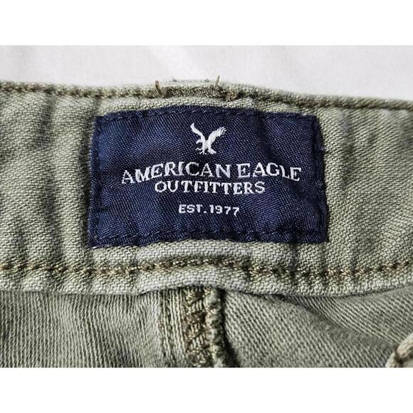 American Eagle Women's Olive Green Denim Shorts with Pockets and Raw Hem Size 8 - Picture 3 of 8